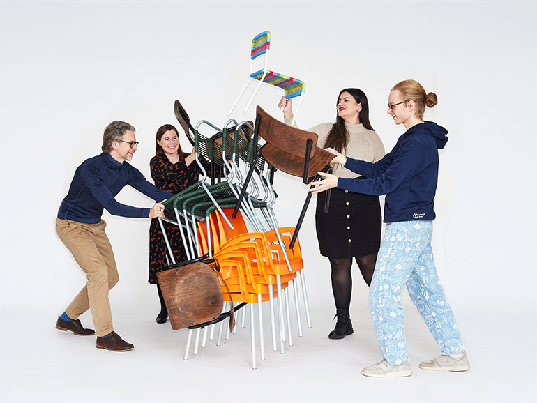 Studienprogrammverantwortliche mit Studierenden